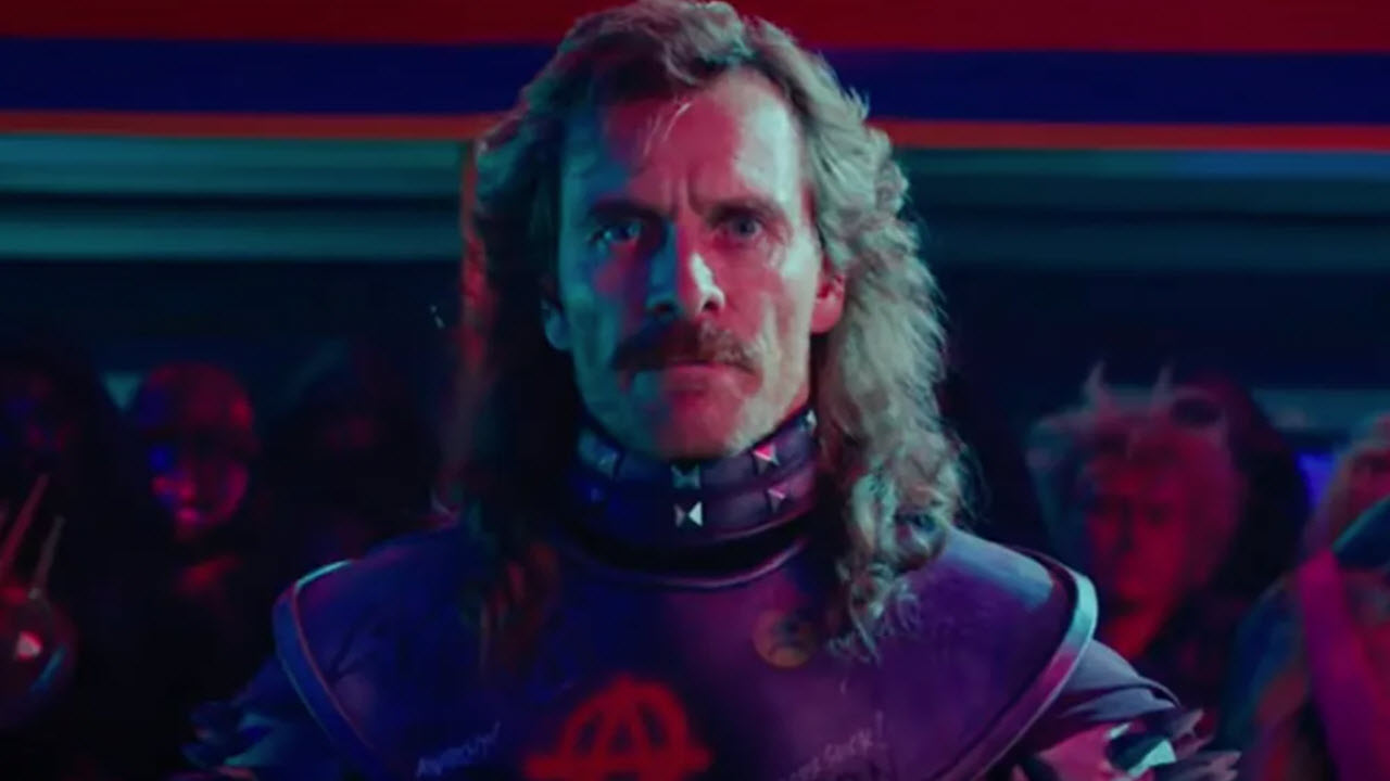 Schwarzenegger na dinosaurovi válčí s Hitlerem. Šílený trailer láká na nářez, na který se čeká 10 let