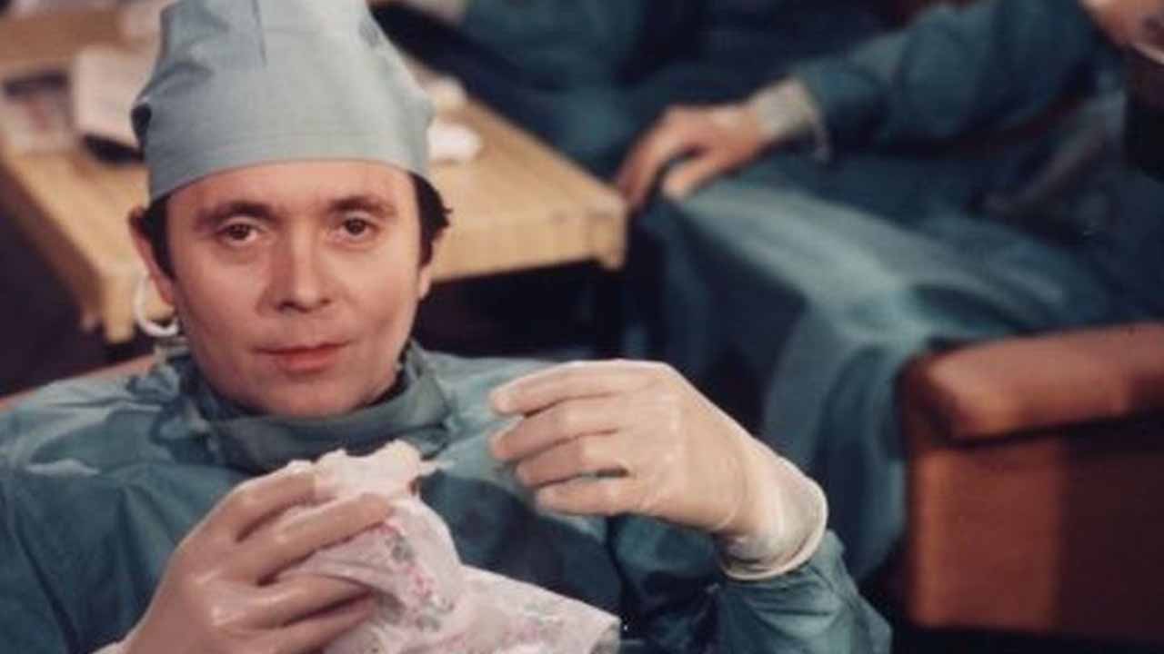 Josef Abrhám si zahrál a na obrázku je: