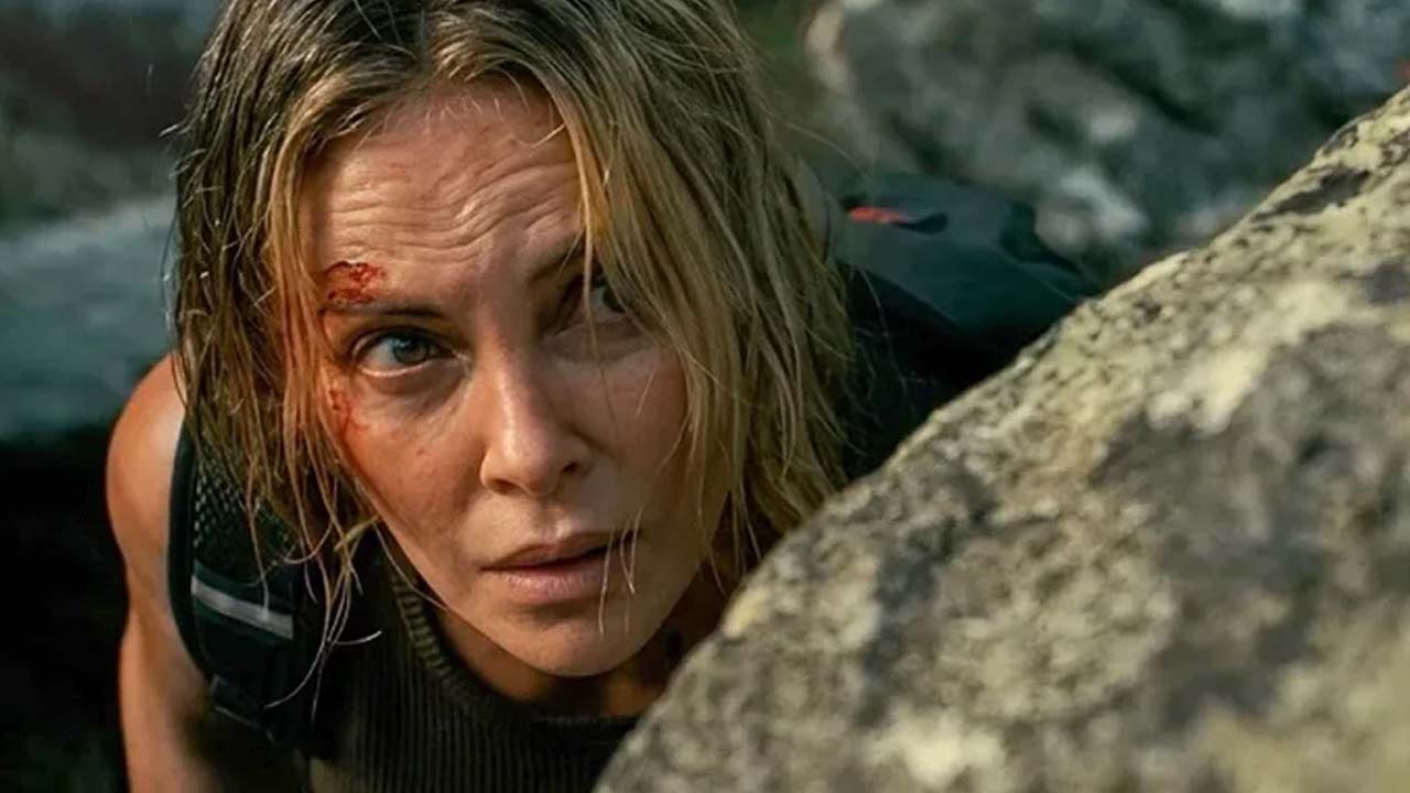 Akční novinky vládnou Netflixu. Bodují vrazi, špióni i žraloci