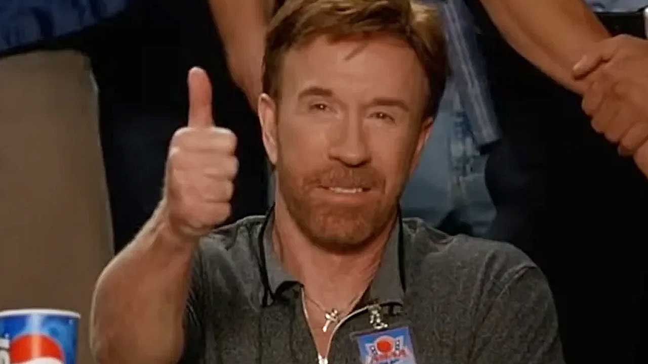 Slavné cameo Chucka Norrise zahrnovalo vrtulník i závěrečné překvapení. „Jen jsem zíral,“ vzpomínal 