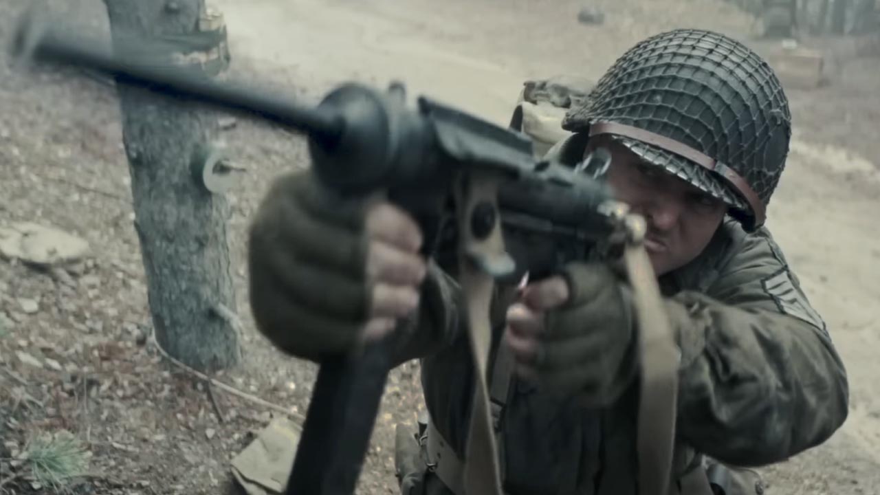 Boj o přežití s nacistickými tanky. Strhující trailer oživuje bitvu v Ardenách