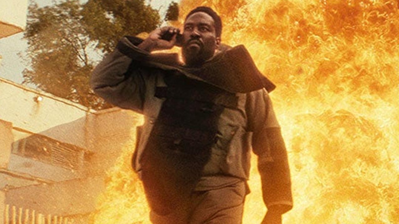 Válečný hrdina láme kosti a kosí padouchy. Netflix ukázal nového Muže v ohni