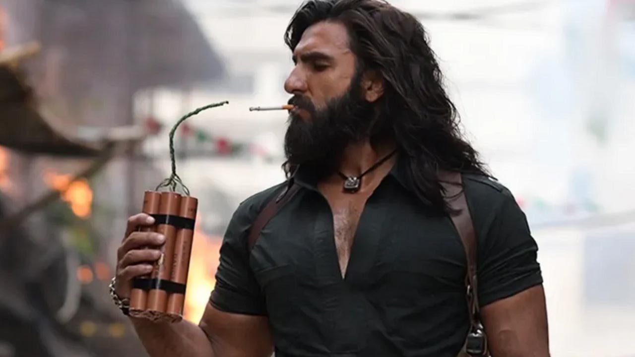 Brutální akčňák z Indie dobývá Netflix. Fandové sci-fi vyhlíží válečný boj o přežití