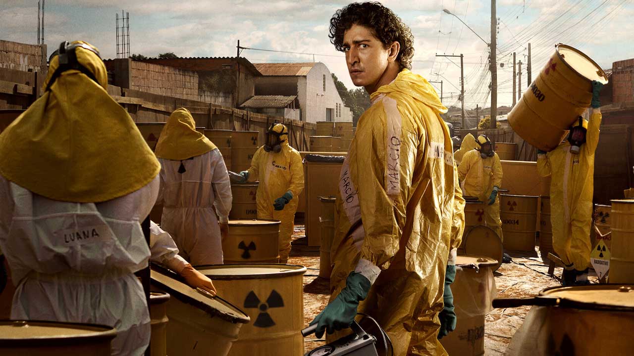 Radioaktivní katastrofa, válečná gangsterka a další novinky (nejen) na Netflixu