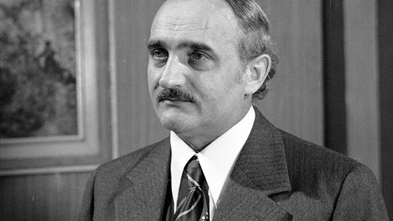 Josef Somr si zahrál a na obrázku je: