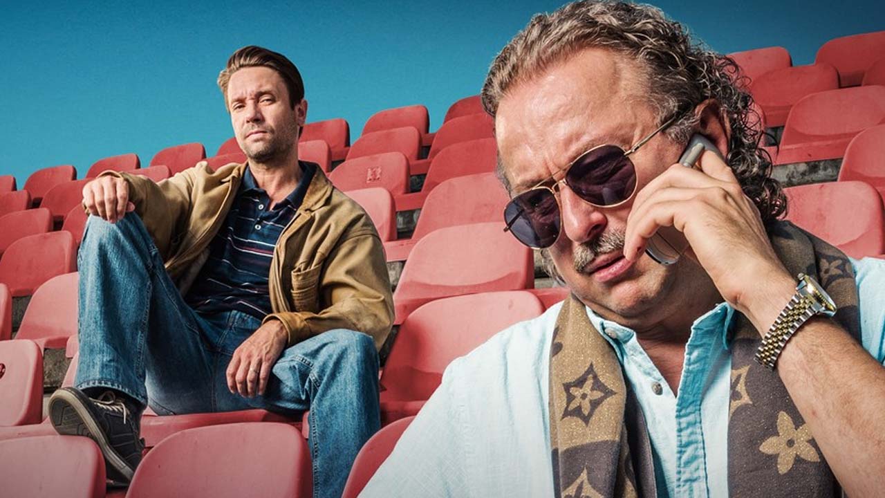 Milujete Ivánku, kamaráde? Nový český seriál od tvůrců Vyšehradu a Kanceláře Blaník je online