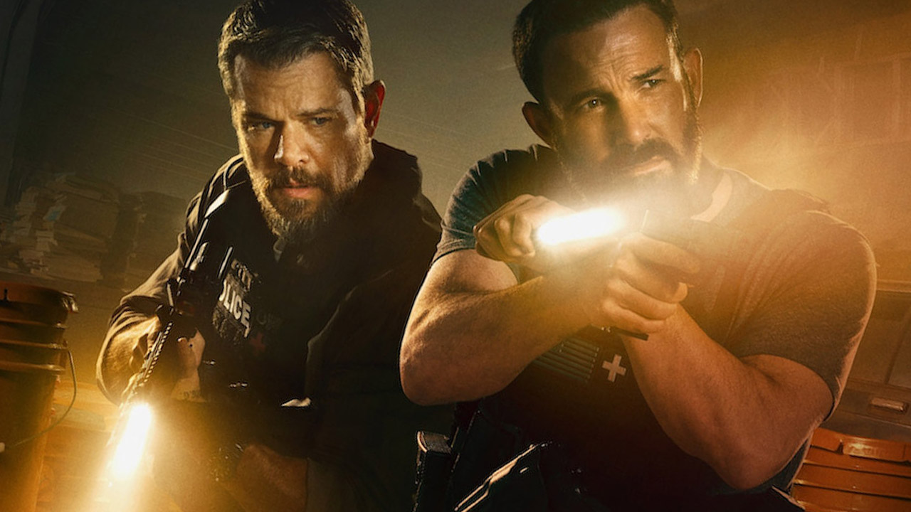 Kulky létají vzduchem. Akční pecka s Damonem a Affleckem v traileru Netflixu