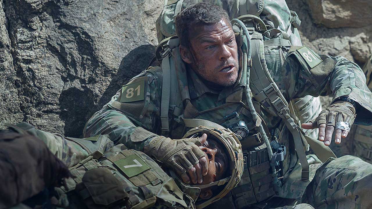 Predátor od Netflixu v nabušeném traileru. Válečná řežba slibuje krev, násilí a nadávky