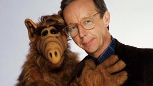 Legendární seriál Alf je konečně kompletně online!