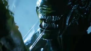 Brutální smrt odstartuje boj na Zemi. Seriálový Vetřelec se odhaluje v prvním pořádném traileru