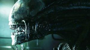 Nový Vetřelec bude v českých kinech. Tvůrci potvrdili oficiální název a návrat původního týmu