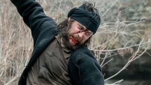 Jatka Indiánů a zrod USA poháněný krví. Nekompromisní trailer láká na historickou novinku Netflixu