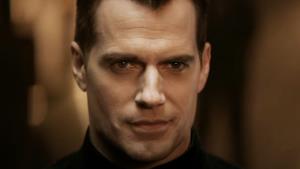 Henry Cavill řádí jako dokonalý špión. Trailer nové akční komedie maže z hlavy Zaklínače