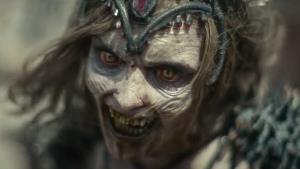 Krev, mozky a zombie tygr. Netflix láká skvělou ukázkou na Armádu mrtvých