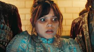 Wednesday mezi mrtvolami. Jenna Ortega září v traileru na návrat kultovního Beetlejuice