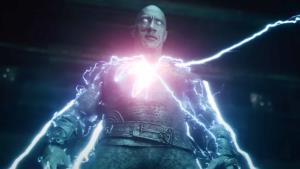 The Rock v bombastickém traileru Black Adama drtí nejmocnější hrdiny světa