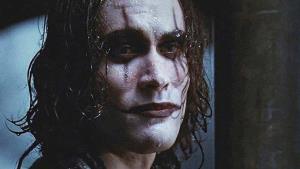 Jason Momoa jako kultovní Vrána? Na uniklých záběrech vypadá jako zesnulý Brandon Lee