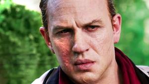 Další úspěch VOD. Gangsterka s Tomem Hardy překonává v prodejích očekávání