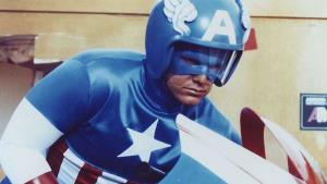 Příšerné filmy s Kapitánem Amerikou jsou konečně online. Na tohle chce Marvel zapomenout