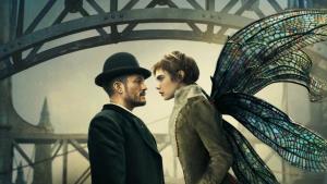 Carnival Row: Fantasy noir o migraci natočený v Česku má stylový trailer