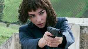 Drsná akce místo digitálního bordelu. Nový špionážní seriál baví v akčním traileru