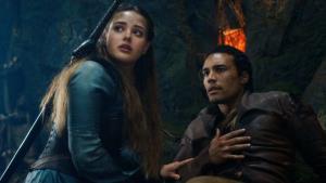 5 filmů a seriálů, které vám spraví chuť po artušovské Prokleté od Netflixu