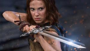 Nová fantasy Netflixu má draka a hvězdu Stranger Things. V traileru se bojuje o život