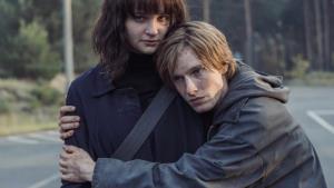 Temné sci-fi Dark se loučí. Netflix v novém traileru oznámil datum premiéry