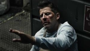 První dospělá Marvelovka odhalila parádní akci. Brutální trailer má krev, zlomeniny i průstřely