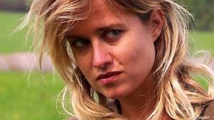 Prima zahrabává propadák Eliška a Damián. V sobotu už ho nikdo neuvidí