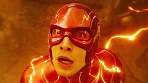 Propadl v kinech a nezáří ani online. Sledovanost Flashe na HBO zaostává