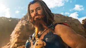 Nový Šílený Max je velkolepý a jiný než Zběsilá cesta. Kritici jsou nadšení, ale varují