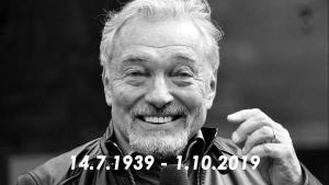 Sbohem mistře! 10 filmů, ve kterých nás potěšil Karel Gott