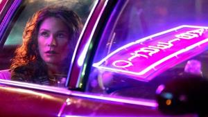 Netflix odhalil novou drsnou krimi od tvůrců Narcos. Trailer láká na kokainovou kmotru