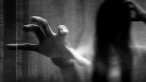 Netflix uvede hororový seriál Haunted, který se natáčel v Česku!