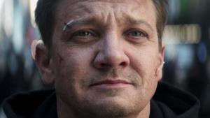 Velký návrat Jeremyho Rennera! Po roční léčbě se vrací k herectví a ikonické roli