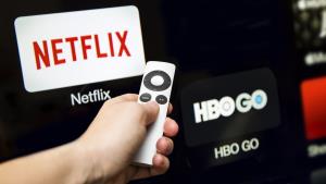 Nová data z ČSÚ ukazují, kolik Čechů si předplácí Netflix nebo HBO