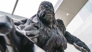 Pekelné stvůry útočí na lidstvo. Sci-fi hit Netflixu láká novým trailerem