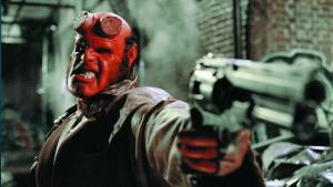 Kultovní Hellboy slaví 20 let: Měl ho hrát Vin Diesel, zářil šíleně chladný Karel Roden