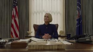 Frank Underwood zemřel, jak si v novém traileru House of Cards povede Claire?