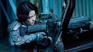 Netflix ukázal trailer nové epické sci-fi řežby. Natočil ji tvůrce geniálního hororu