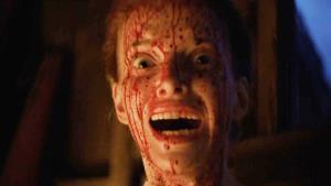 Jeden z nejočekávanějších hororů roku v mrazivém traileru. Objev Perkins děsí v lesích