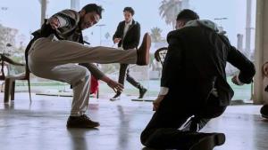 Netflix odpálí nový rok akčním nářezem. Trailer slibuje kung-fu Kmotra