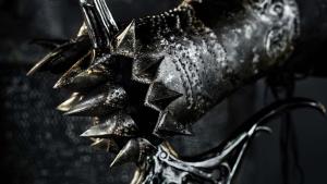 Seriálový Pán prstenů má první plakáty. Nechybí ani Černokněžný král