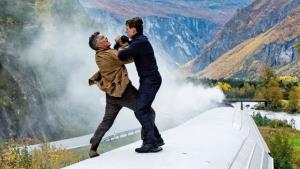 Bitka na vlaku v rychlosti 95 km/h? Tom Cruise v novém videu opět vyráží dech