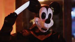 Mickey Mouse je vrah! Z traileru nového hororu Walt Disney rotuje v hrobě