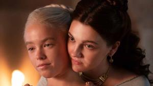 Tohle je nová Supergirl! Hvězda Rodu draka vymění příšery za pláštěnku