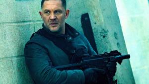 Nová gangsterská řežba s Tomem Hardym dostane pokračování. Sledovanost překonala očekávání