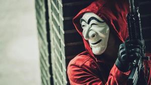 Megahit Papírový dům má novou tvář. První trailer slibuje pořádnou jízdu