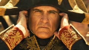 Příšerný, naprostý omyl. Herecká legenda strhala napoleonské herectví Joaquina Phoenixe